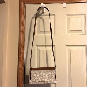 Michael Kors large crossbody vanilla